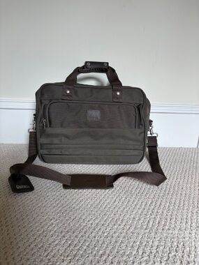 Tumi luggage brand Dakota Metro East West weekender tote